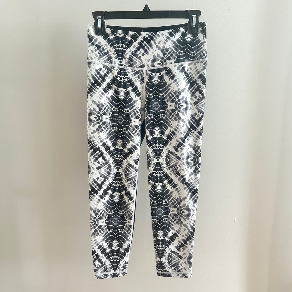 • Victoria’s Secret • VSX Sport Knockout Capri